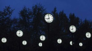 Los relojes se han atrasado una hora  en España ;en pleno debate sobre el cambio de horario