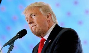 Primo de acusadora de Donald Trump la desmiente
