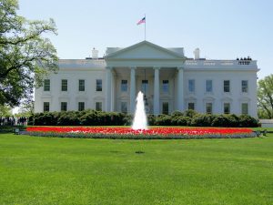 Michelle Obama y Melania Trump hablan sobre la familia en la Casa Blanca