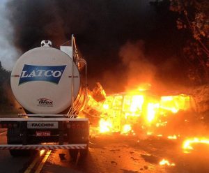 Mueren asfixiados dos policías cuando vigilaban predio en el sur de Chile