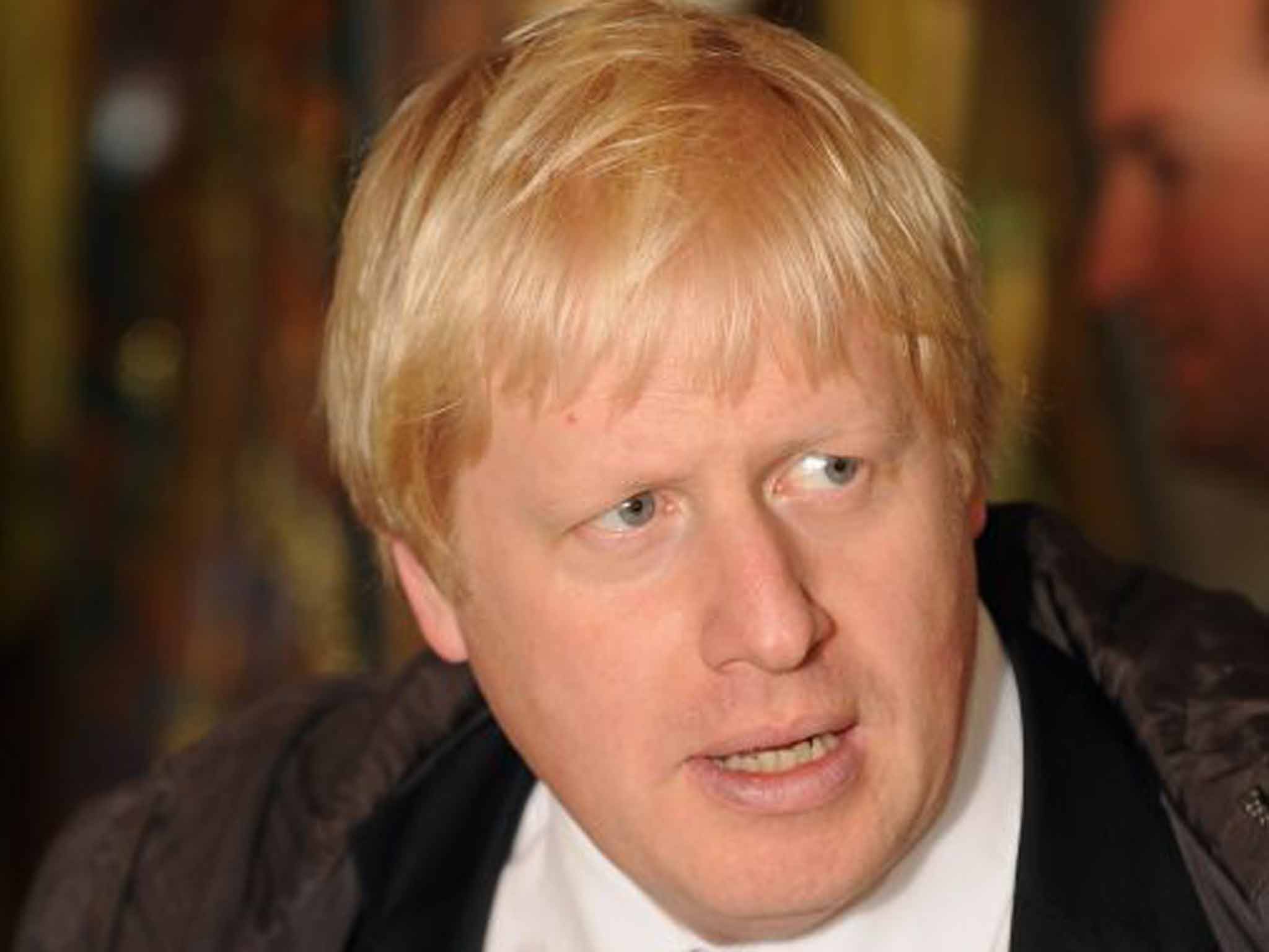 Johnson pide "no prejuzgar" a Trump y considerarlo como una "oportunidad"