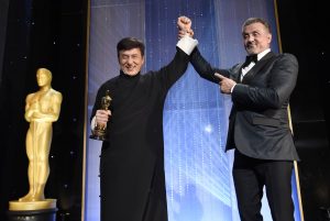 Jackie Chan y Fredrerick Wiseman recogen sus Oscar honoríficos