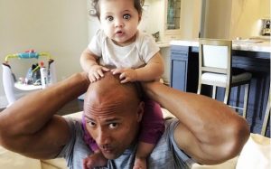 momentos en los que The Rock y su bebita han derretido las redes con su ternura