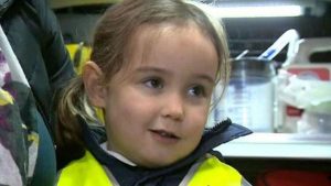La historia de la niña de 4 años que salvó la vida de su madre con una simple llamada a la policía