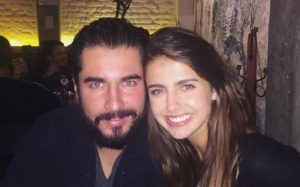 Michelle Renaud y Josué Alvarado viven una eterna luna de miel