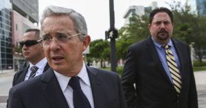 Uribe rechaza el nuevo acuerdo de paz entre el Gobierno y las FARC