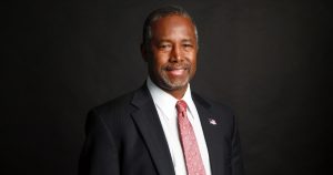 Trump dice que está considerando a Ben Carson para que se sume a su gabinete