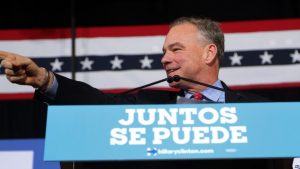 Kaine da discurso completo en español en Arizona