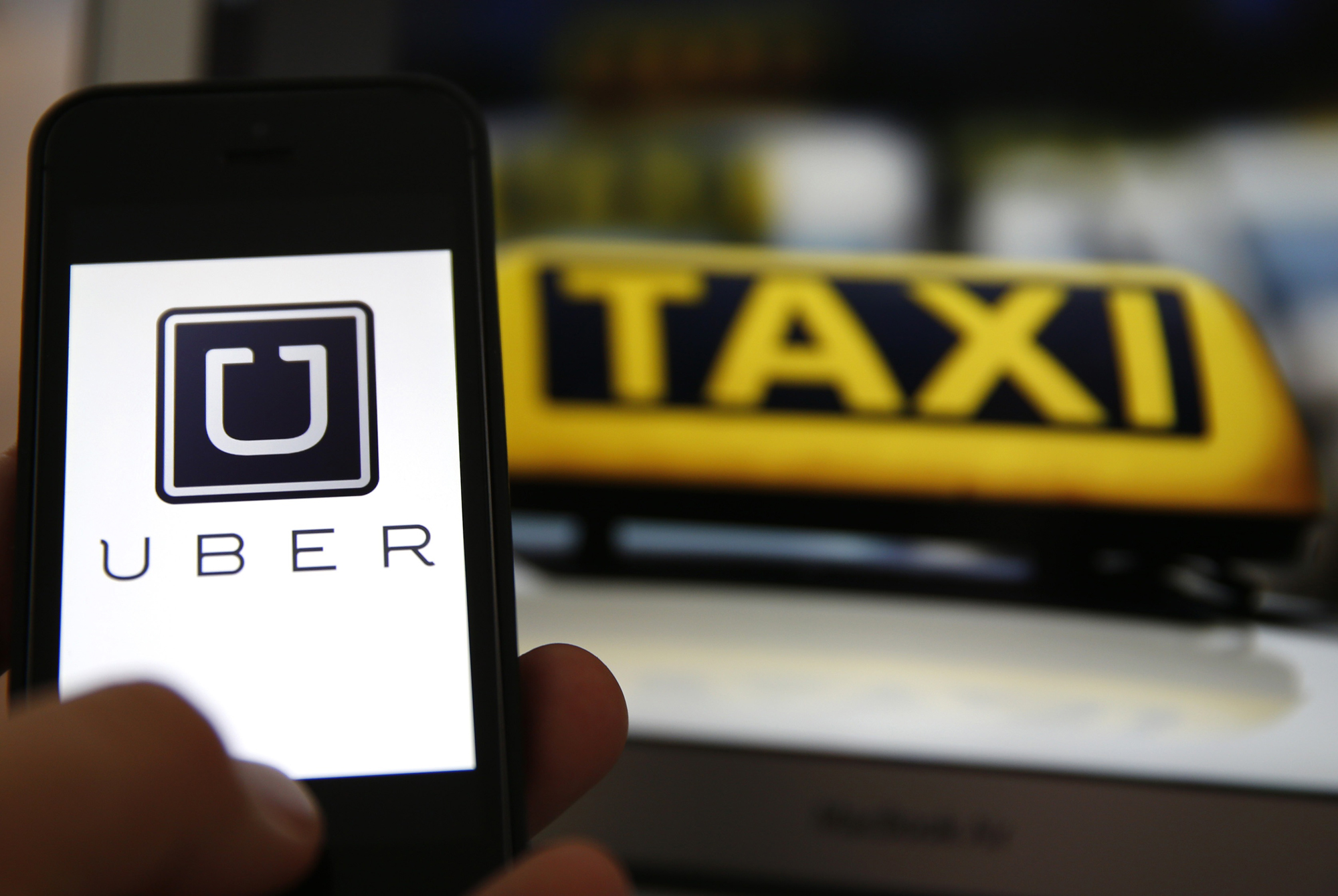 Cancún incauta decenas de vehículos de Uber