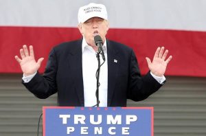 Trump en Miami promete mano dura contra los gobiernos de Cuba y Venezuela