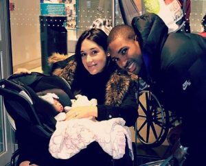 Amelia Vega publica una fotografía con su segunda hija junto a su esposo Al Horford 