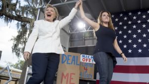 Alicia Machado ayuda apuntalar campaña de Clinton en Florida