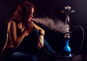 Llaman a jóvenes a abandonar uso de la hookah