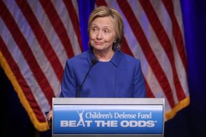 Trump no buscará presentar cargos contra Hillary Clinton por sus mails