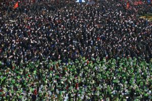 Miles piden dimisión de presidenta surcoreana en las calles
