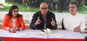 Diálogo en Venezuela entra en fase de revisión bajo exhortos de prudencia