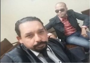 Retienen en fiscalía al esposo de Vickiana