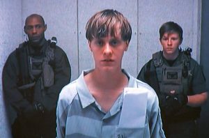 El asesino racista de Charleston pelea por su vida