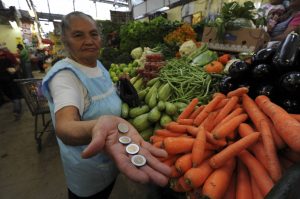 El salario mínimo en México, uno de los más bajos de América, llega a la Suprema Corte de Justicia