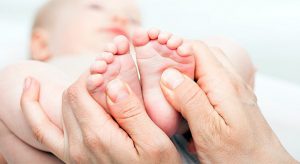 Evalúe si su bebé sufre del síndrome torniquete para evitar una amputación