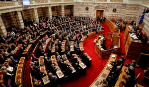El Parlamento griego aprueba los presupuestos de 2017 con más ahorro e impuestos