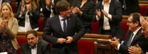 Cataluña: El Tribunal Constitucional paraliza la convocatoria de un referéndum