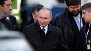 Putin llega a Japón para su cumbre con Abe con casi tres horas de retraso