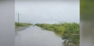 Hallan cadáver de niño en canal del río Yaque del Norte en Montecristi