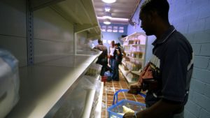 Ejército de Venezuela trafica alimentos en época de hambre    