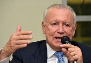 Rafael Alburquerque dice PLD no está en reelección, Leonel Fernández rechaza hablar del tema 