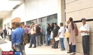 Decenas de funcionarios acuden a  CC a depositar declaraciones de patrimonio