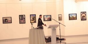 Relato del fotógrafo que capturó asesinato de embajador ruso