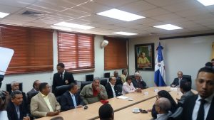 Pleno JCE reunido con representantes partidos políticos