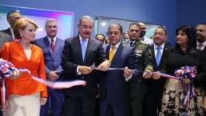 Presidente Medina encabeza inauguración  edificio Departamento Aeroportuario
