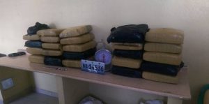 PN apresa tres hombres con 242 libras de presunta marihuana en SDE