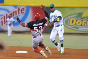 Leones derrotan Estrellas y consiguen pase al Round Robin