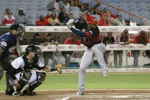 Leones propinan tercer revés consecutivo a Toros
