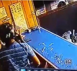 Video muestra robo en ferretería de Herrera en SDO 