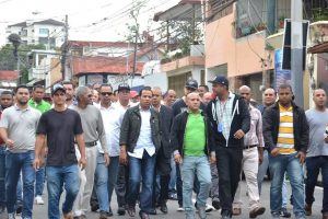 Paralizarán el transporte en Santiago en demanda de varias reivindicaciones 