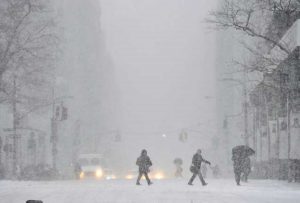 Aprietos noreste de EEUU por tormenta invernal  