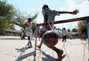 Haití : ONG ha facilitado matriculación de 18.700 escolares tras 7 años desde el terremoto 