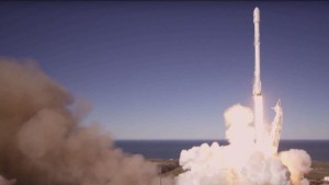 Space X lanza un cohete Falcon 9 con 10 satélites de comunicación