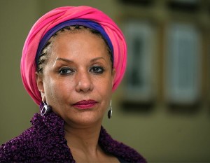 Exsenadora anuncia campaña a presidencia de Colombia ante tumba de Fidel Castro