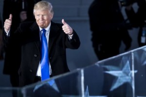 En la víspera de su investidura, Trump promete unir a EE.UU.