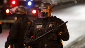 Mientras en el país se llevan a cabo multitudinarias manifestaciones, legisladores republicanos de 8 Estados de EE.UU. planean introducir leyes que criminalicen o endurezcan los castigos por distintos tipos de protestas pacíficas,  de acuerdo a un articulo publicado por el portal The Intercept.