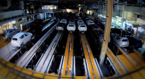 Japón defiende a Toyota tras amenaza de Trump por fabricar autos en México