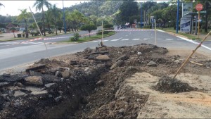 Comunidades en Samaná se quejan por falta de agua y arreglo de averías en las calles