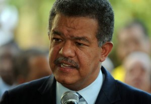 Leonel Fernández lamenta que a un mes de las medidas tomadas por el Gobierno, continúe aumento de contagio por COVID-19