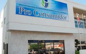 Pro Consumidor recupera bienes para usuarios embargados a una empresa courier 
