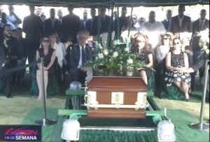 Sepultan restos de Salim Ibarra en el cementerio Jardin Memorial